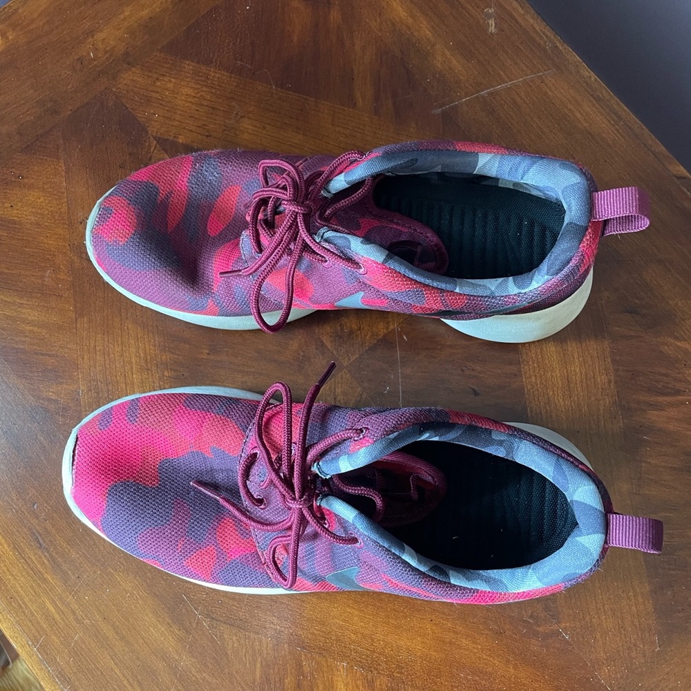 Nike Roche - Picture 3 of 7